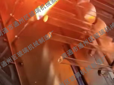 玻璃封底机